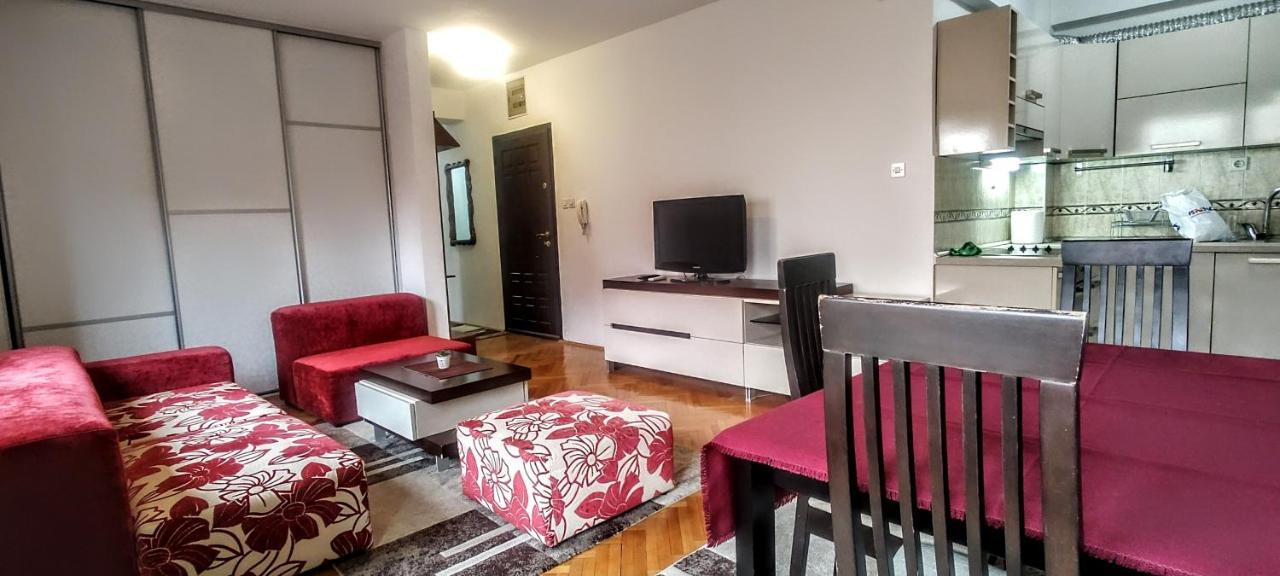 Apartment Nate'S Place Skopje Bagian luar foto